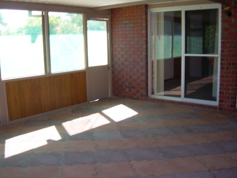 8 Brigadoon Close, Halls Head WA 6210