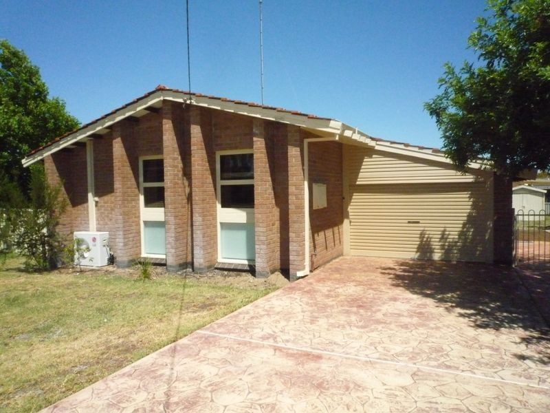 9 Leigh Street, Dudely Park, Mandurah WA 6210