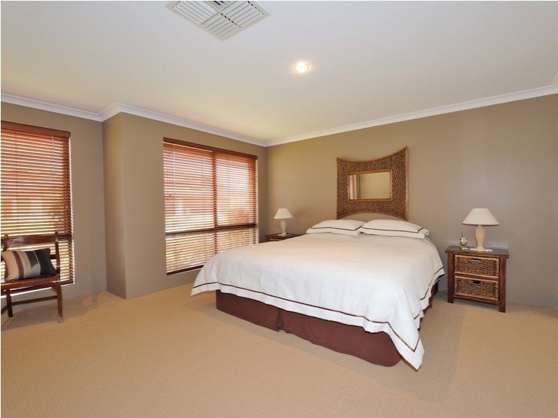 18 Anvils Circle, Secret Harbour WA 6173