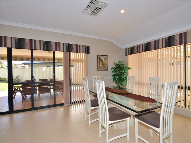 18 Anvils Circle, Secret Harbour WA 6173