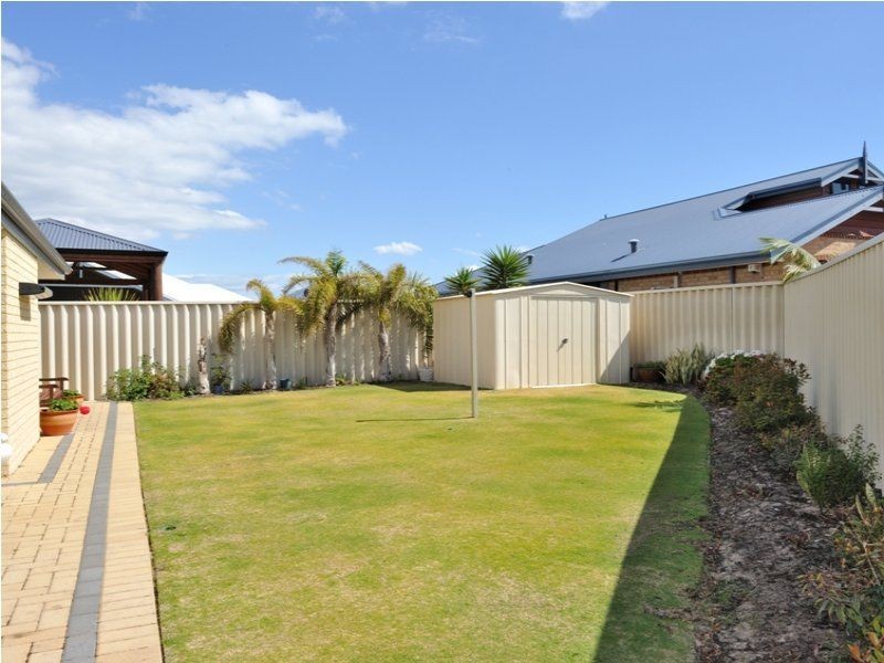 18 Anvils Circle, Secret Harbour WA 6173