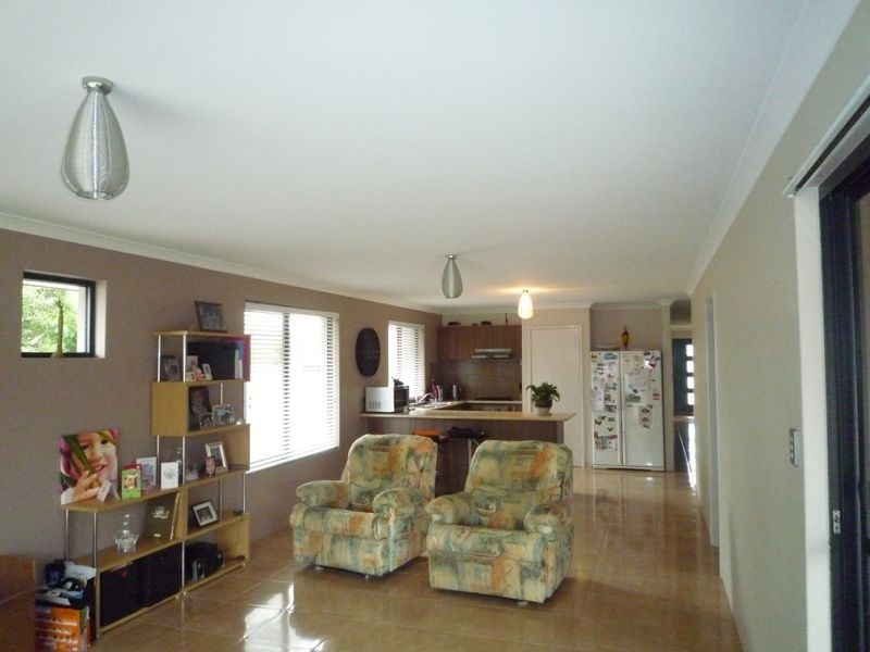 4b Nookie Street, Dudley Park WA 6210