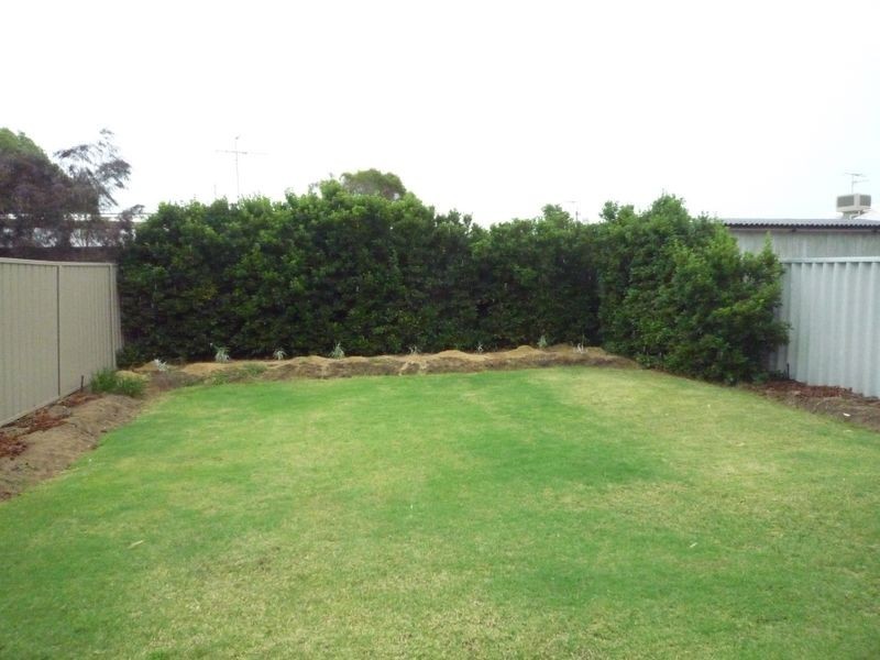 4b Nookie Street, Dudley Park WA 6210