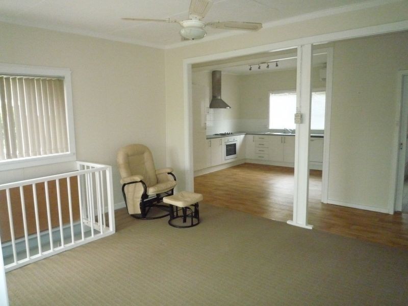 24 Valley Road, Halls Head WA 6210