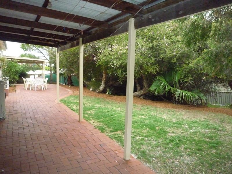 24 Valley Road, Halls Head WA 6210