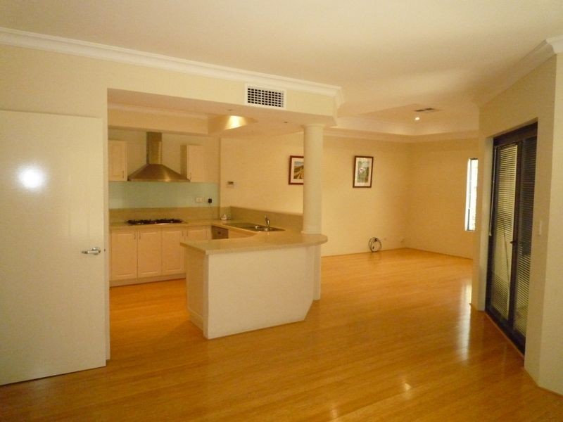 10 Sirrocco Drive, Erskine WA 6210