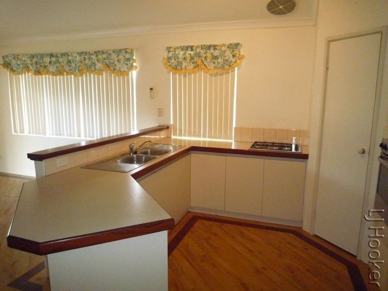 2 Willmott Close, Halls Head WA 6210