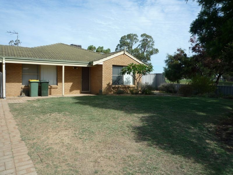 11 Bortollo Drive, Greenfields WA 6210