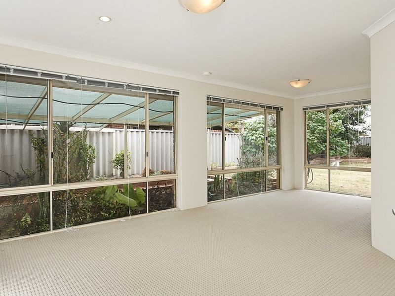 14 Cuvier Place, San Remo WA 6210