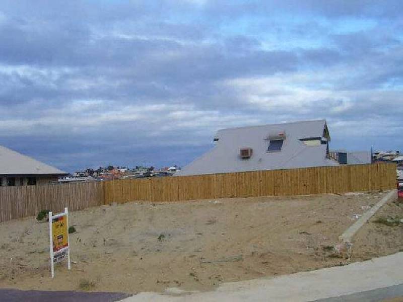 2 Grasshill Grange, Halls Head WA 6210