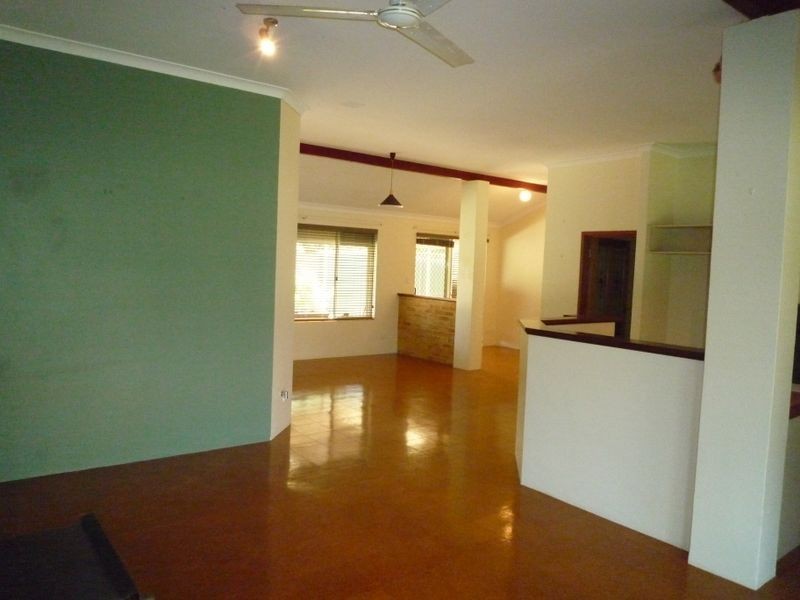 1 Dory Close, Halls Head WA 6210