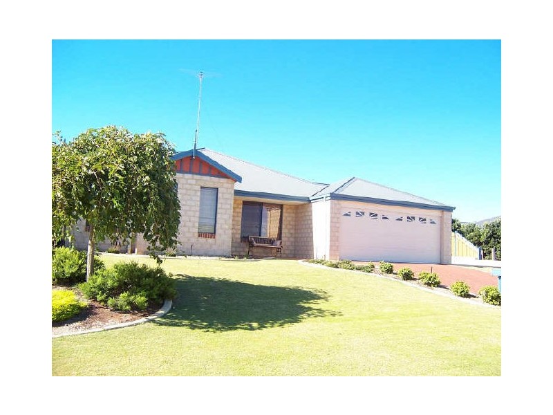 24 Malibu Point, Halls Head WA 6210