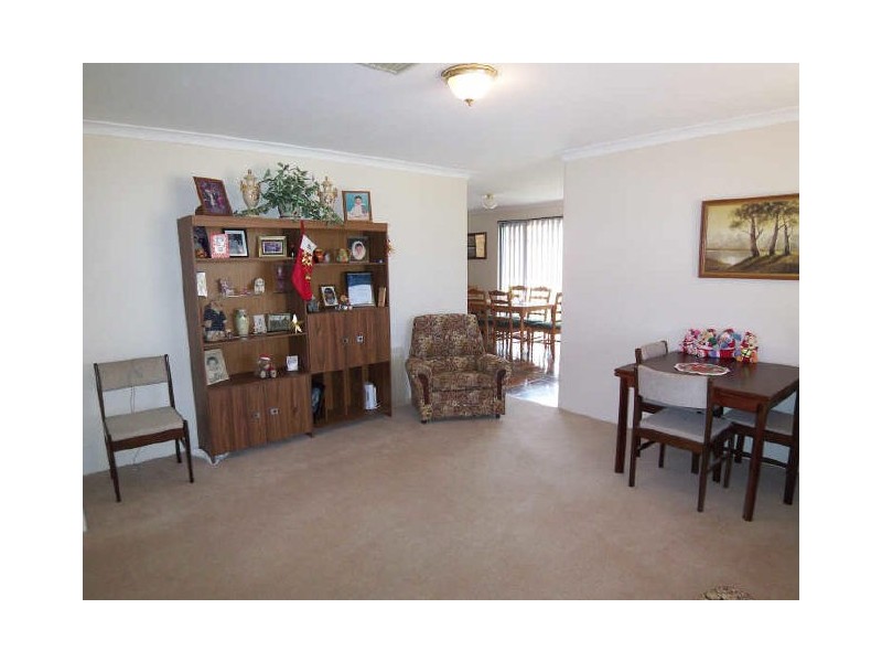 24 Malibu Point, Halls Head WA 6210