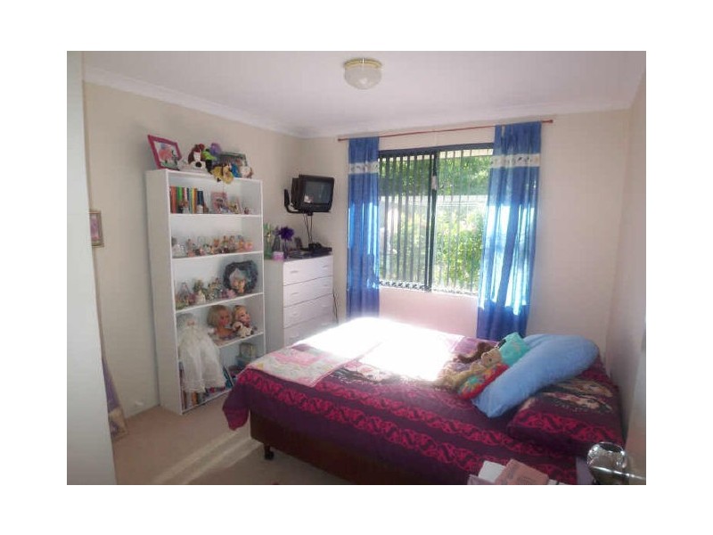 24 Malibu Point, Halls Head WA 6210