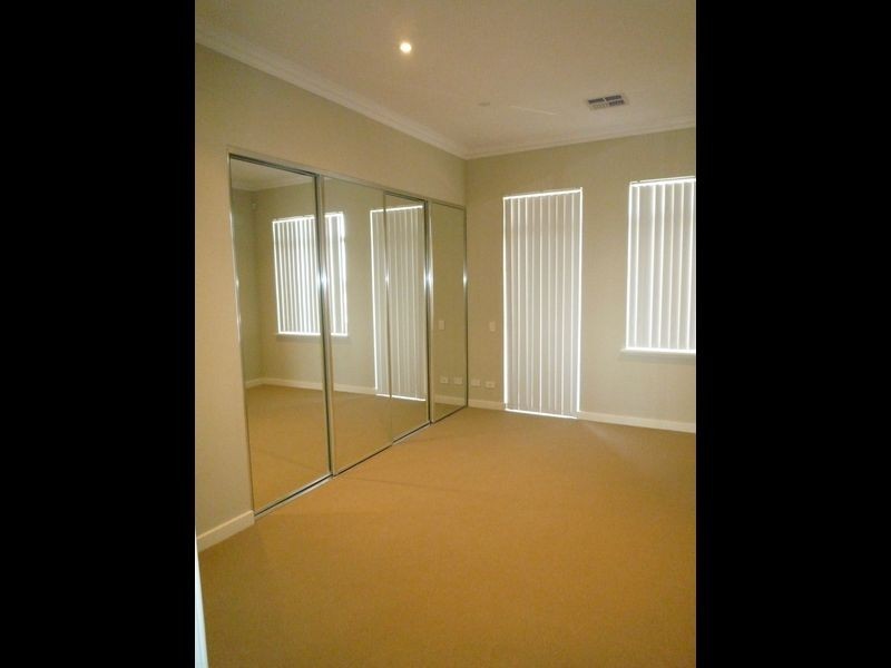 24 Caspian Drive, Wannanup WA 6210