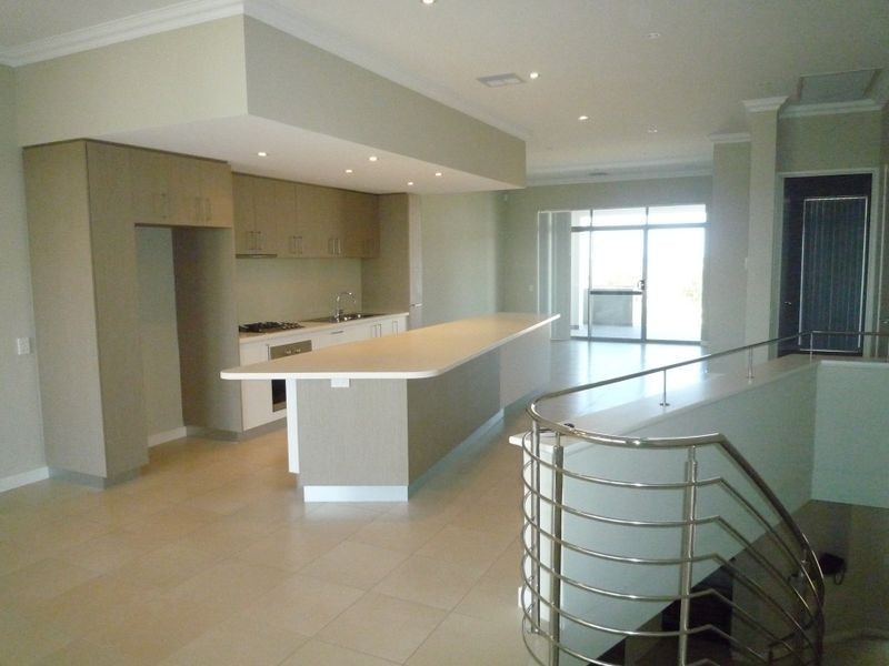 24 Caspian Drive, Wannanup WA 6210