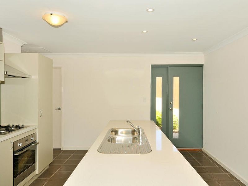 22 Golfers Retreat, Halls Head WA 6210