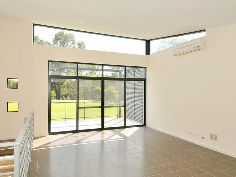 22 Golfers Retreat, Halls Head WA 6210