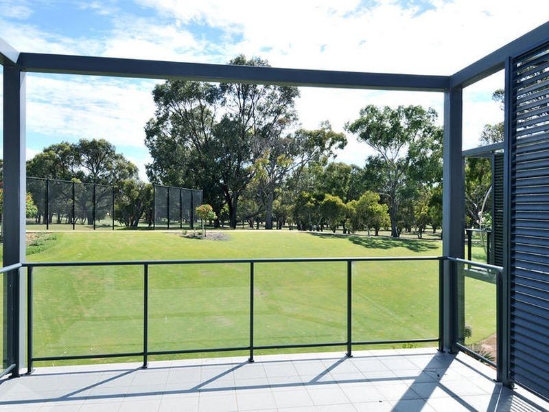 22 Golfers Retreat, Halls Head WA 6210