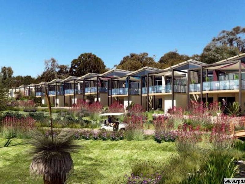 22 Golfers Retreat, Halls Head WA 6210