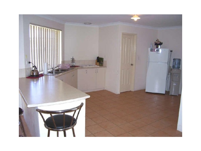 179 Peelwood Parade, Halls Head WA 6210