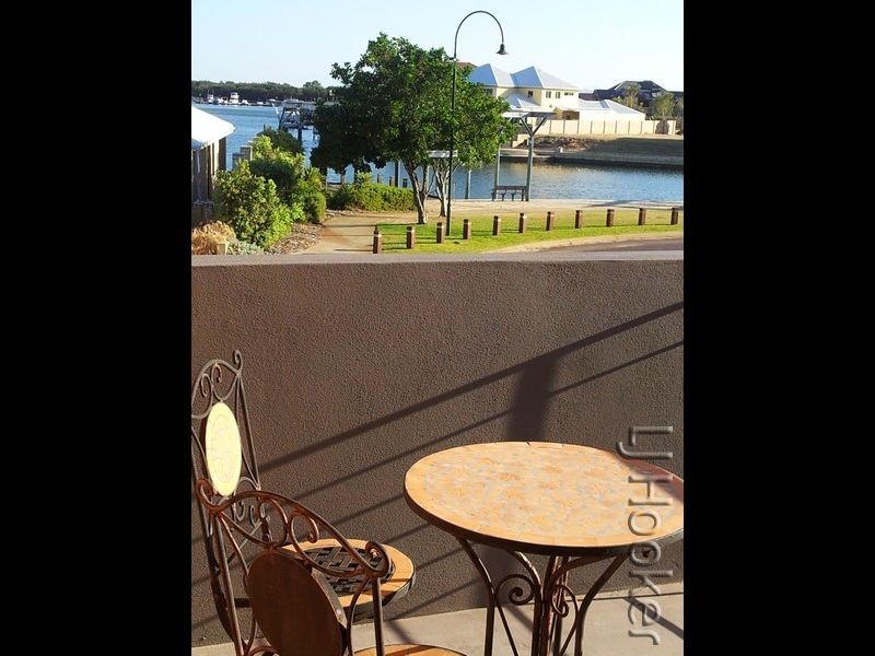 15/1 Mariners Cove Drive, Dudley Park WA 6210