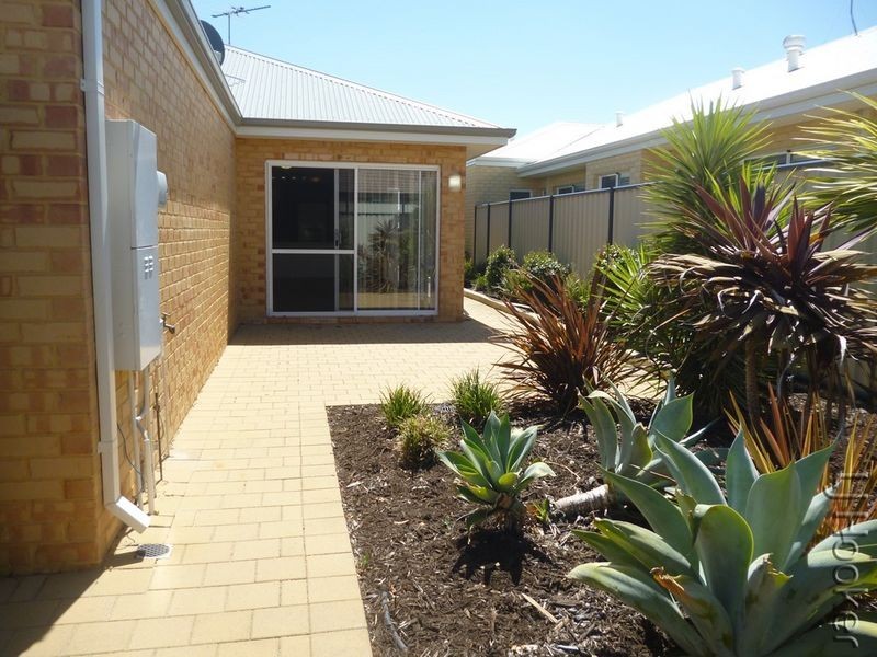 18 Still Meadow Turn, Meadow Springs WA 6210