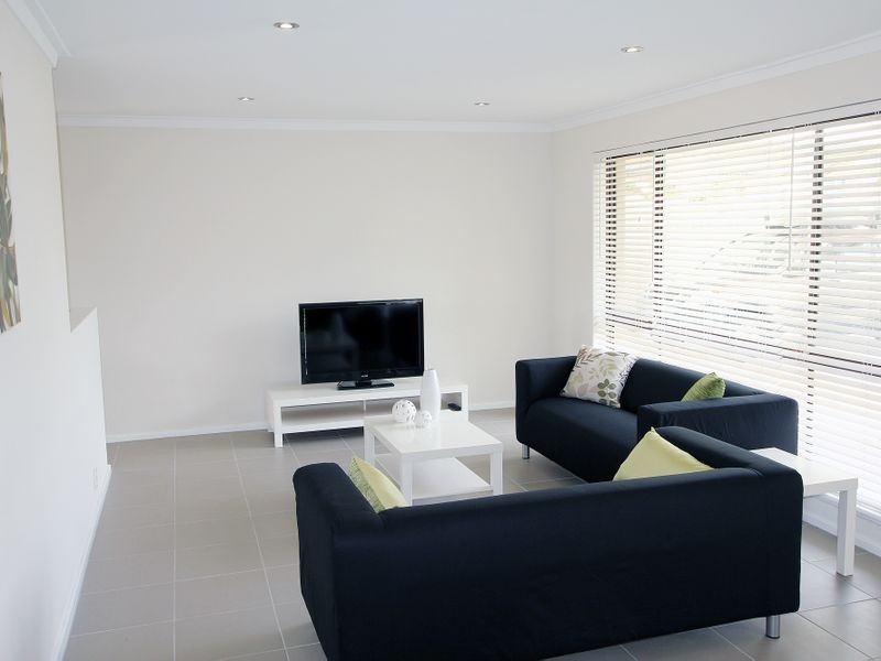 10 Gillark Street, Dudley Park WA 6210