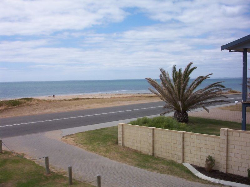 8/24 Halls Head Parade, Halls Head WA 6210