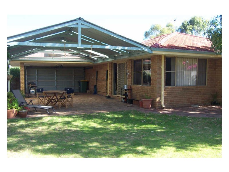 1 Seaton Close, Halls Head WA 6210