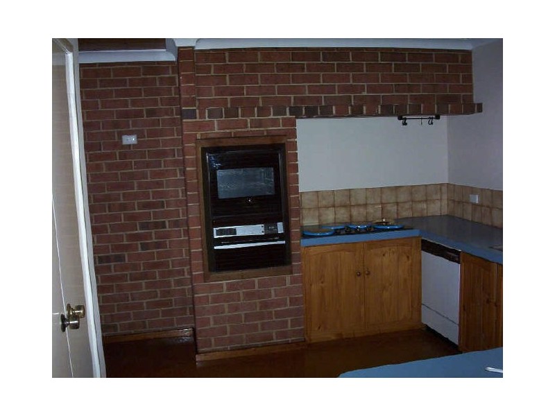 2 Kent Close, Halls Head WA 6210