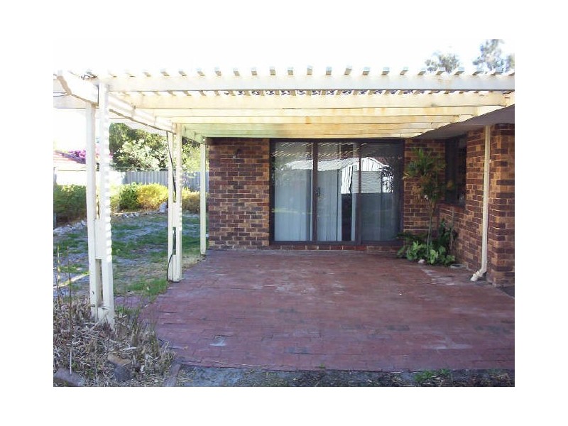 2 Kent Close, Halls Head WA 6210