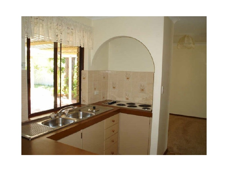 37 Glencoe Parade, Halls Head WA 6210