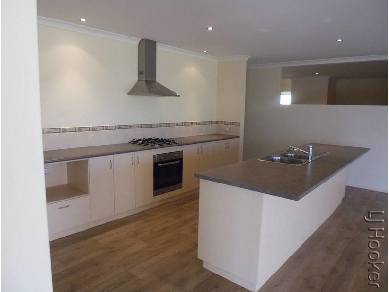 48 Cawana Parkway, Lakelands WA 6180