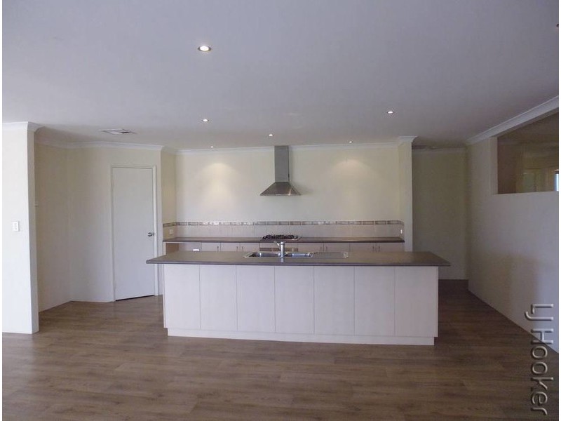 48 Cawana Parkway, Lakelands WA 6180