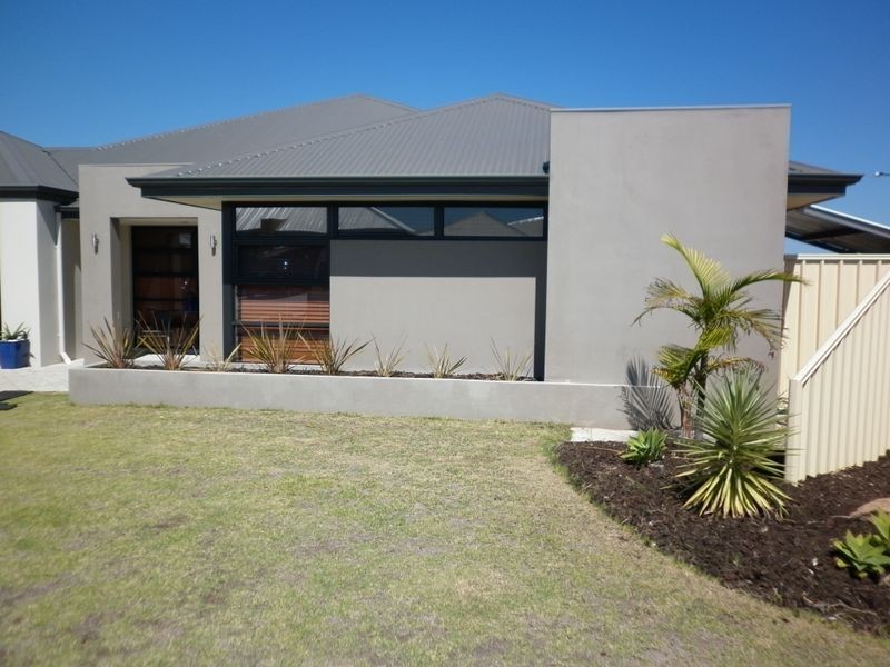 8 Coquette Pass, Dudley Park WA 6210