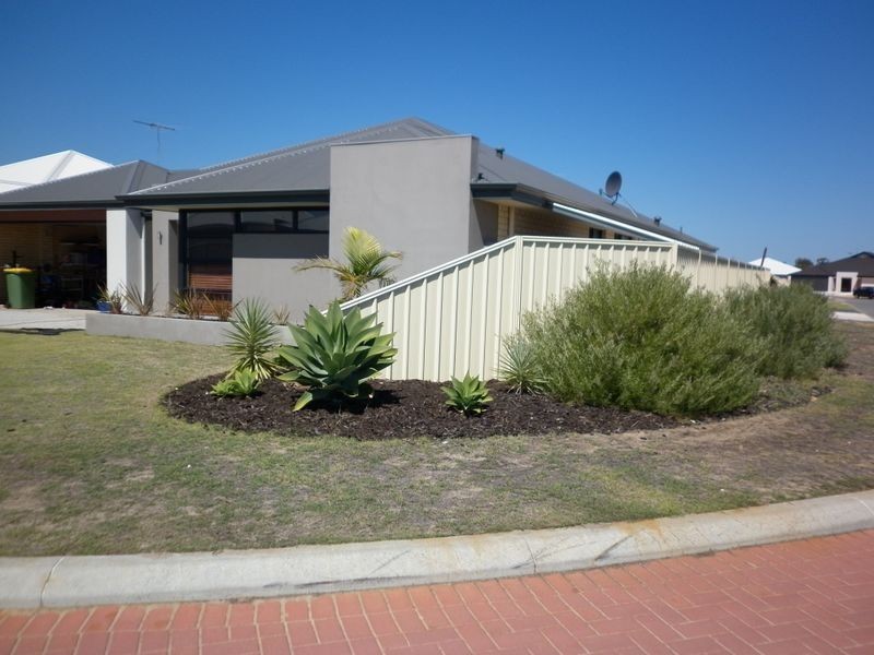 8 Coquette Pass, Dudley Park WA 6210