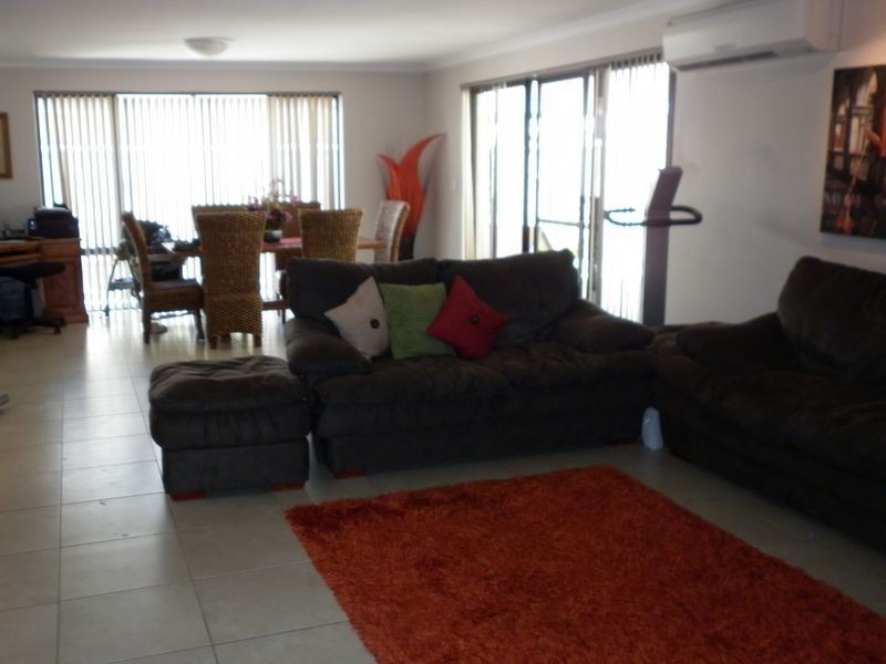 8 Coquette Pass, Dudley Park WA 6210