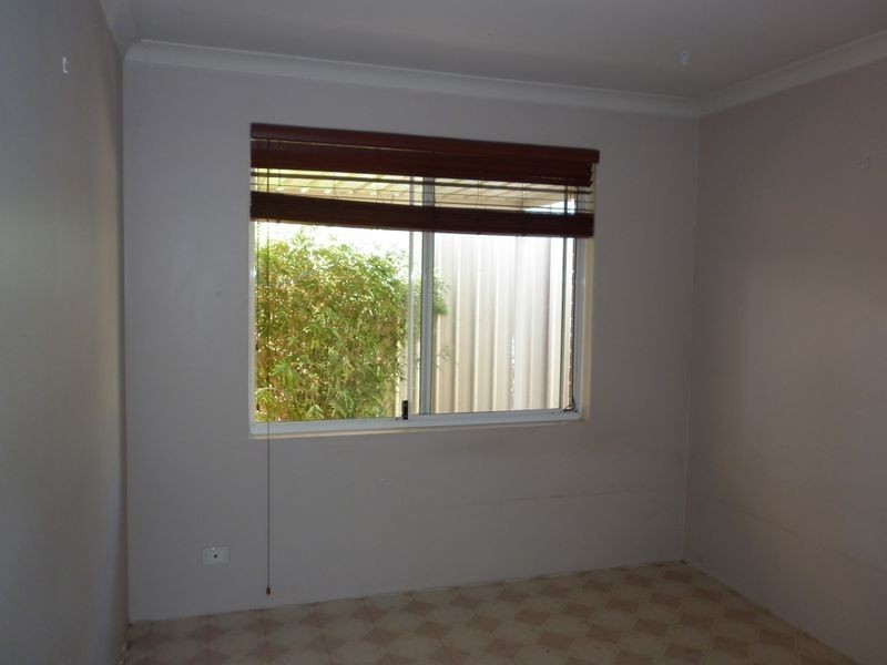 16 Rathmines Place, Coodanup WA 6210