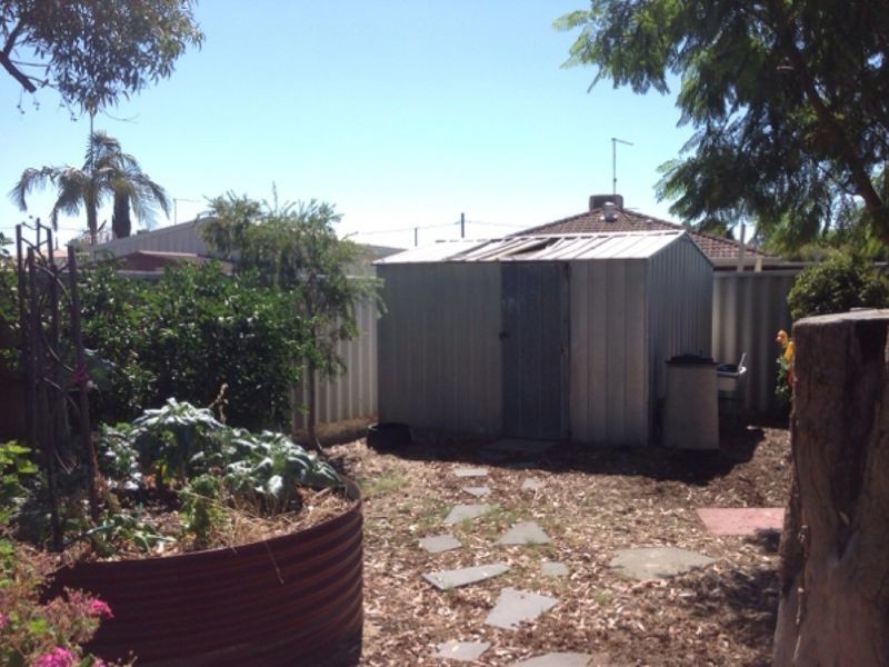 16 Rathmines Place, Coodanup WA 6210