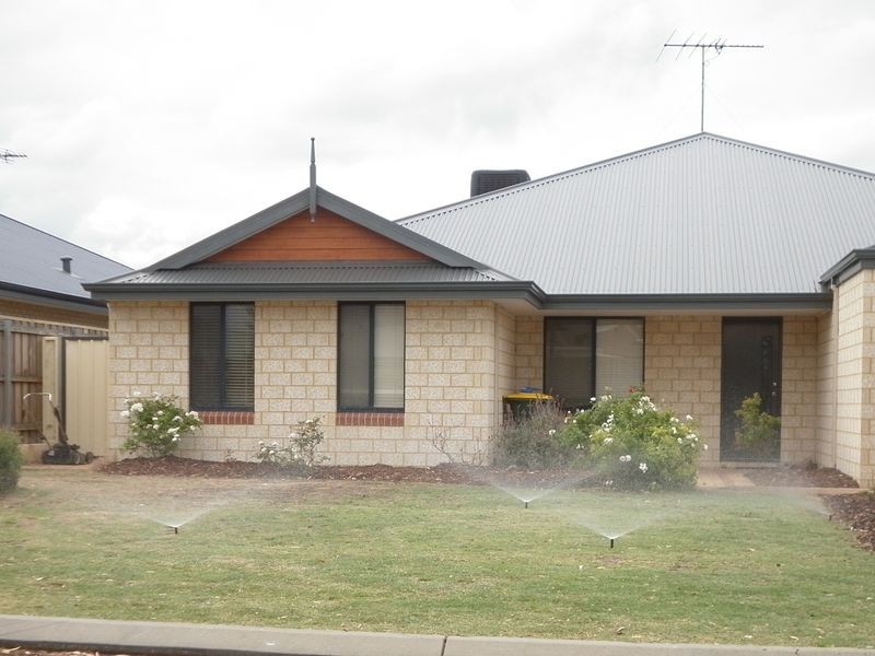 34 Carissa Turn, Halls Head WA 6210