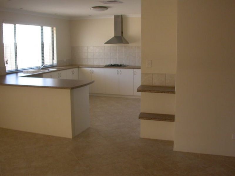 34 Carissa Turn, Halls Head WA 6210