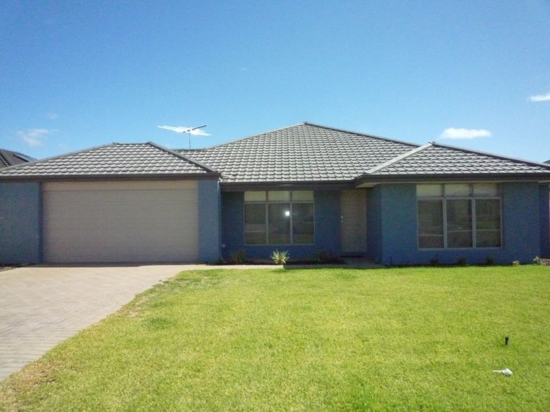 5 Pelora View, Lakelands WA 6180