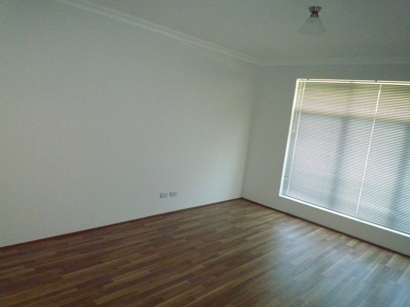 5 Pelora View, Lakelands WA 6180