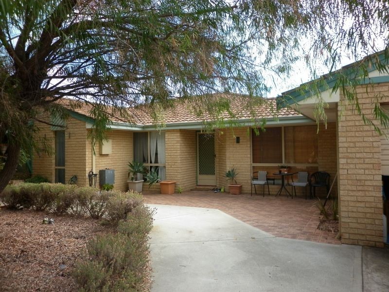 9 St Laurent Close, Greenfields WA 6210