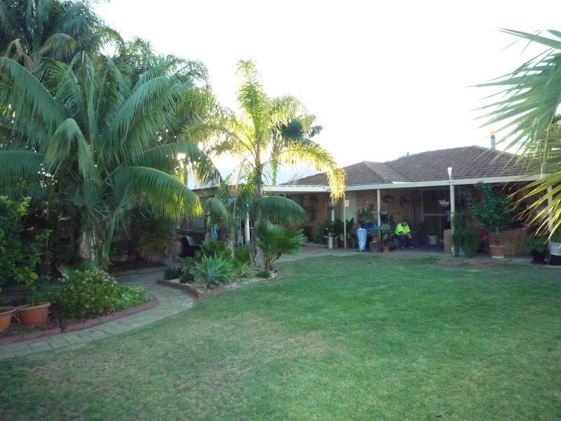 14 Maroonah Road, Golden Bay WA 6174