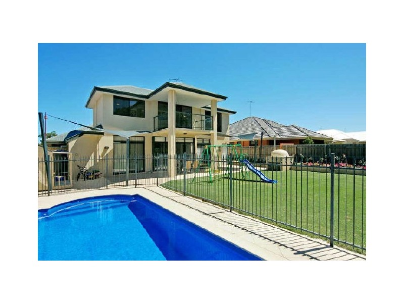 11 Mayfair Mews, Meadow Springs WA 6210