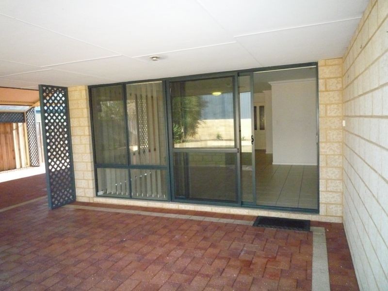 153 Peelwood Parade, Halls Head WA 6210