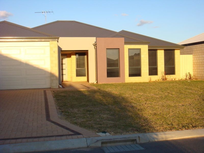 14 Nellie Green, Dudley Park WA 6210