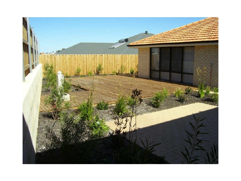 3 Drosera Turn, Halls Head WA 6210